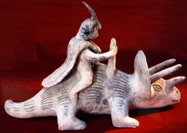 Les hommes ont-ils connu les dinosaures ? Acambaro-Figurines-e1563629152858
