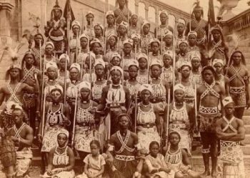 Hommage aux amazones noires du Dahomey (Bénin)