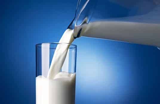 Laptele consumat zilnic poate preveni artrita